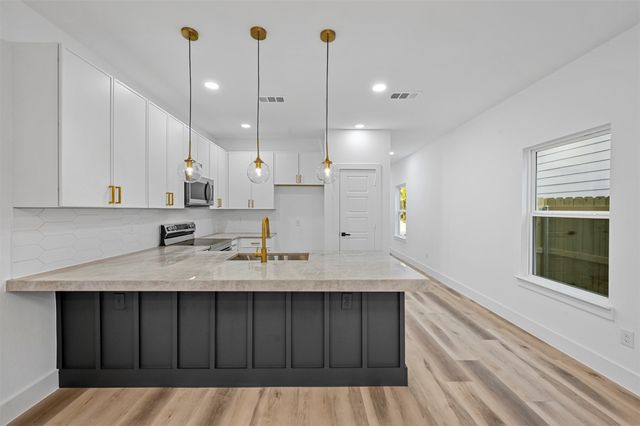 2413 Easley, Dallas, TX 75215