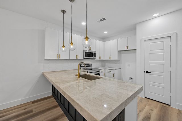 2413 Easley, Dallas, TX 75215