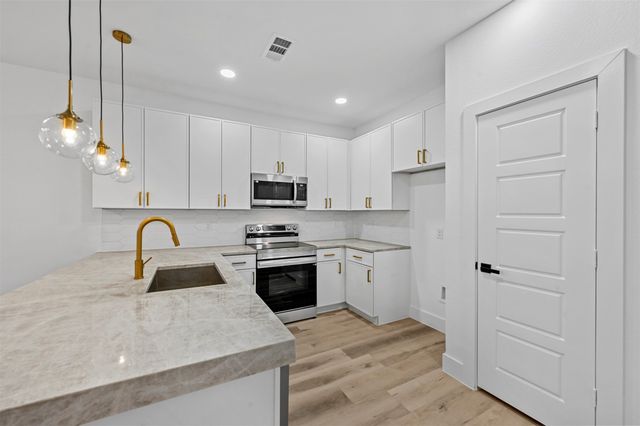 2413 Easley, Dallas, TX 75215