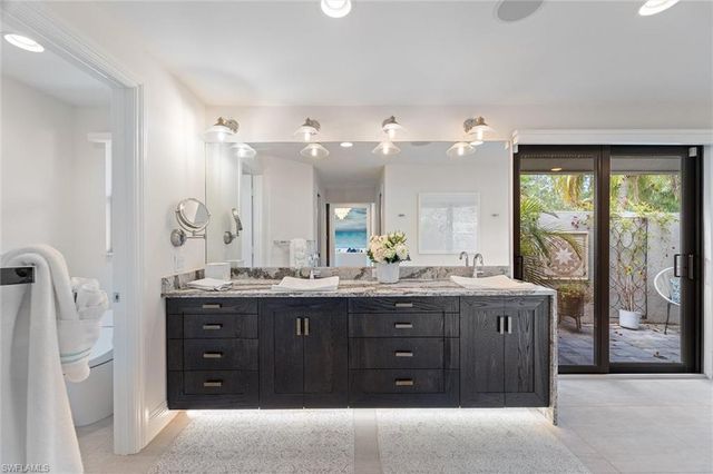 6582 Trail BLVD, Naples, FL 34108