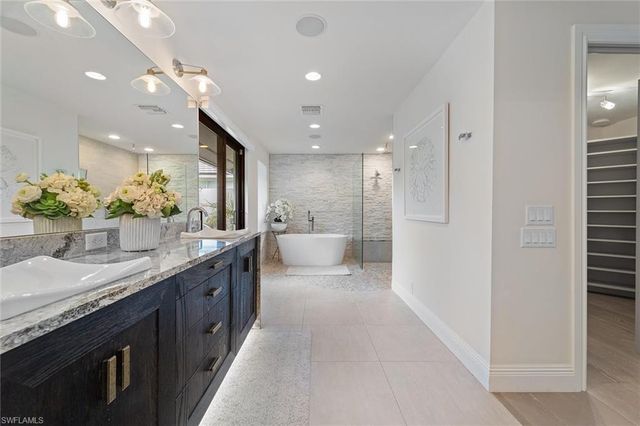 6582 Trail BLVD, Naples, FL 34108