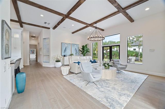 6582 Trail BLVD, Naples, FL 34108