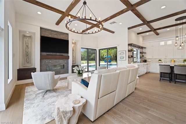 6582 Trail BLVD, Naples, FL 34108