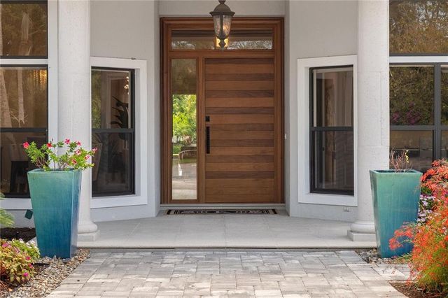 6582 Trail BLVD, Naples, FL 34108