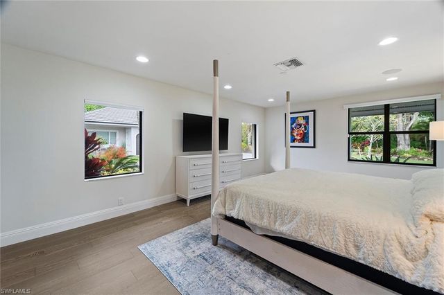 6582 Trail BLVD, Naples, FL 34108