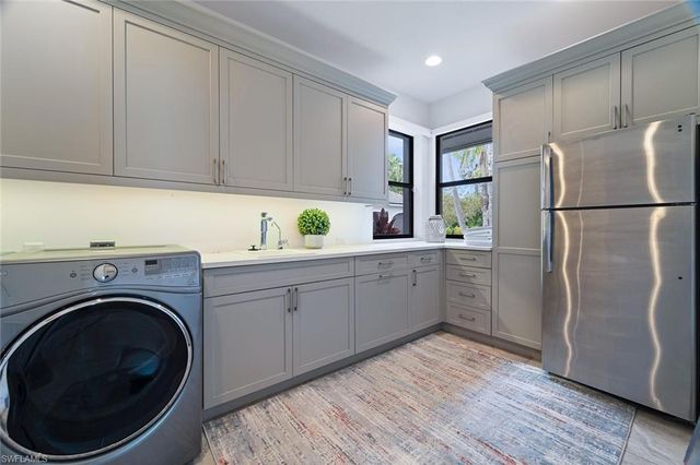 6582 Trail BLVD, Naples, FL 34108