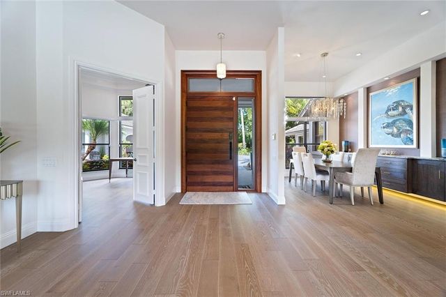 6582 Trail BLVD, Naples, FL 34108