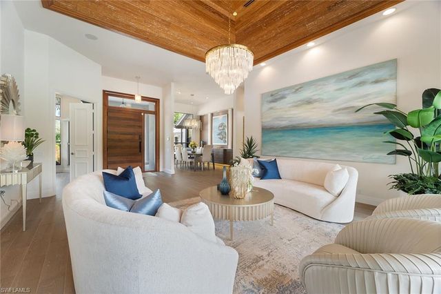 6582 Trail BLVD, Naples, FL 34108