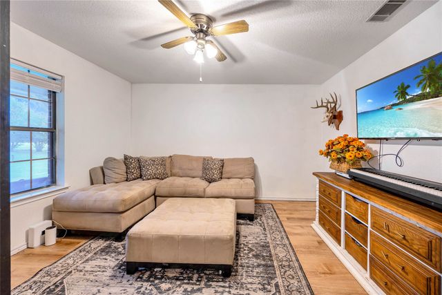 4368 Florance Road, Ponder, TX 76259