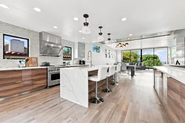 13934 Recuerdo Drive, Del Mar, CA 92014