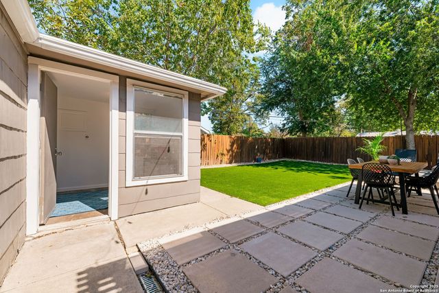 511 N Meadowlane, San Antonio, TX 78209