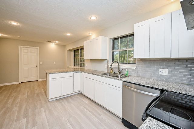 602 Mobile Court, Conroe, TX 77302