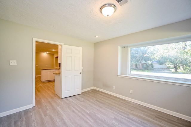 602 Mobile Court, Conroe, TX 77302