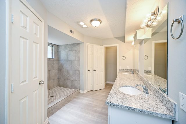 602 Mobile Court, Conroe, TX 77302