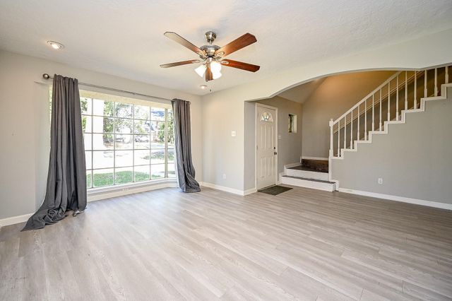 602 Mobile Court, Conroe, TX 77302