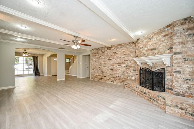 602 Mobile Court, Conroe, TX 77302