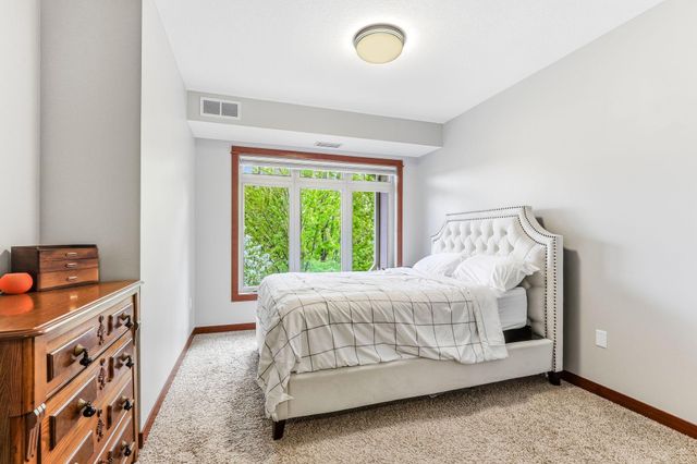 3251 Louisiana Avenue S 323, Saint Louis Park, MN 55426