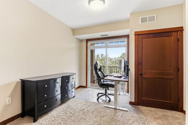 3251 Louisiana Avenue S 323, Saint Louis Park, MN 55426