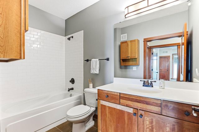 3251 Louisiana Avenue S 323, Saint Louis Park, MN 55426