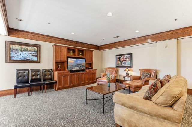 3251 Louisiana Avenue S 323, Saint Louis Park, MN 55426