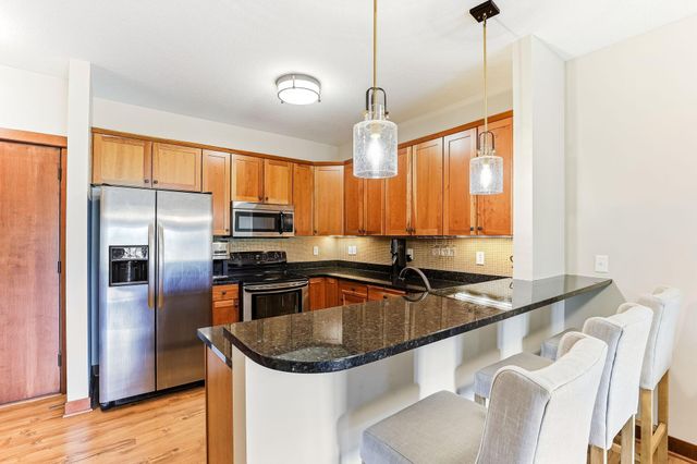 3251 Louisiana Avenue S 323, Saint Louis Park, MN 55426