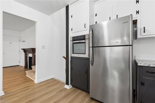 6 Luanita LN, Newport News, VA 23606