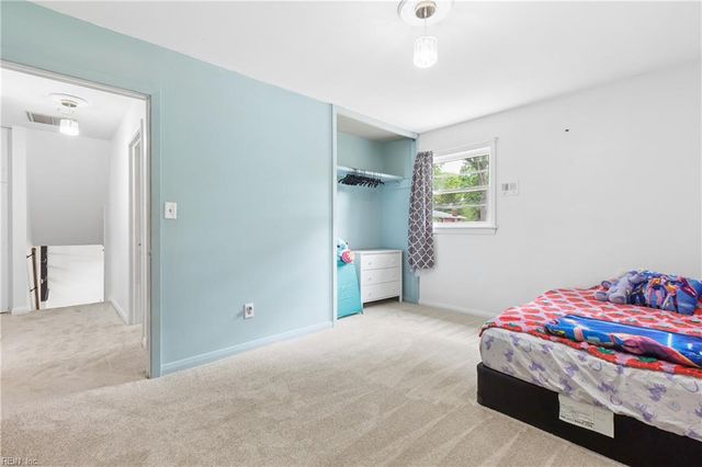 6 Luanita LN, Newport News, VA 23606