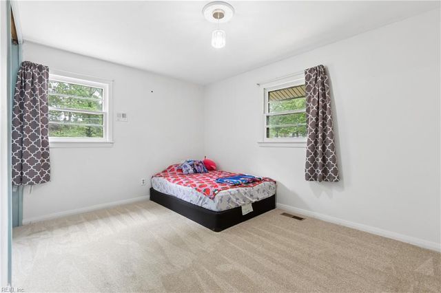 6 Luanita LN, Newport News, VA 23606