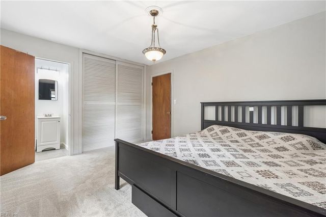 6 Luanita LN, Newport News, VA 23606