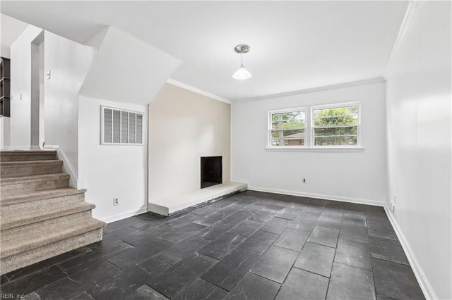 6 Luanita LN, Newport News, VA 23606