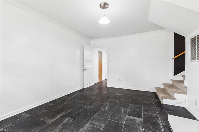 6 Luanita LN, Newport News, VA 23606