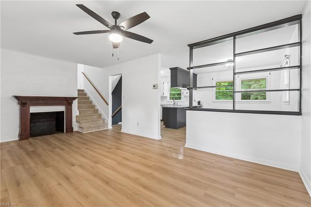 6 Luanita LN, Newport News, VA 23606