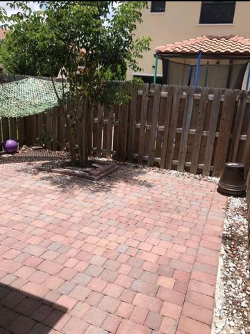 3203 SE 6th St, Homestead, FL 33033