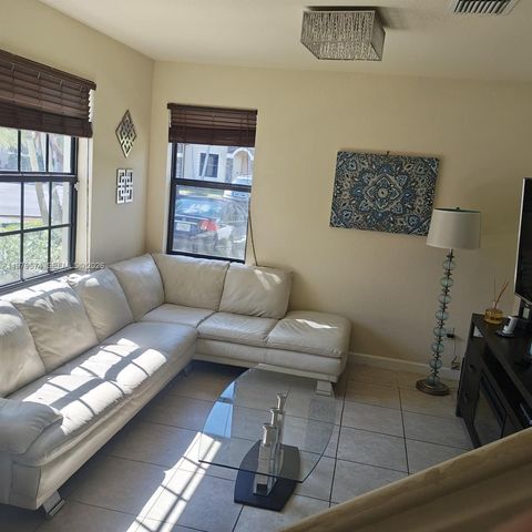 3203 SE 6th St, Homestead, FL 33033