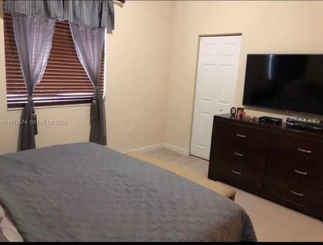 3203 SE 6th St, Homestead, FL 33033