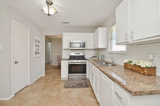 14139 Clear Forest Drive, Sugar Land, TX 77498