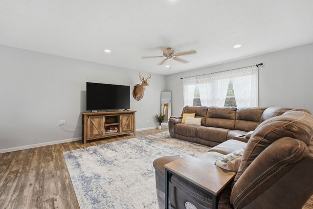 8910 33rd Street, Rock Island, IL 61201