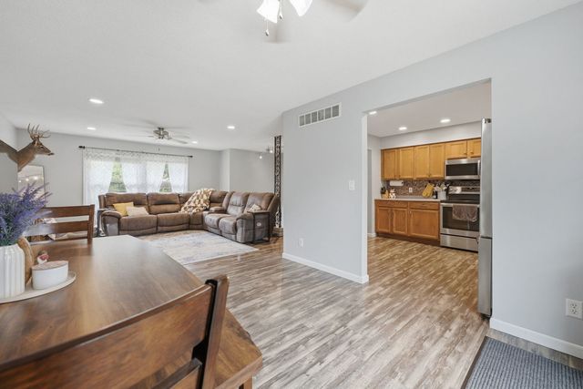 8910 33rd Street, Rock Island, IL 61201