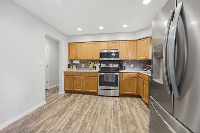 8910 33rd Street, Rock Island, IL 61201