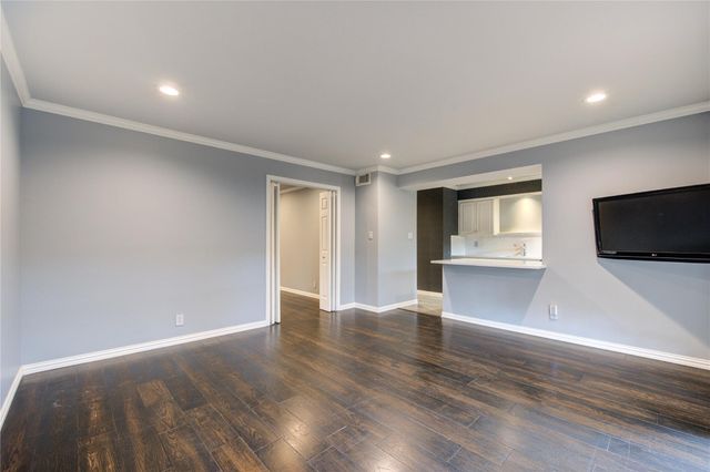 6324 Briar Rose Drive 198, Houston, TX 77057
