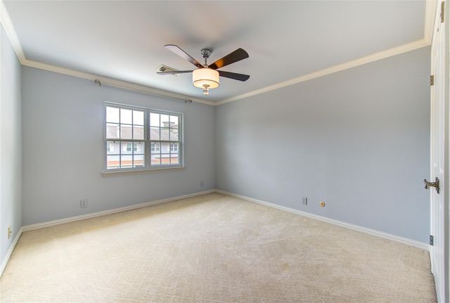 6324 Briar Rose Drive 198, Houston, TX 77057