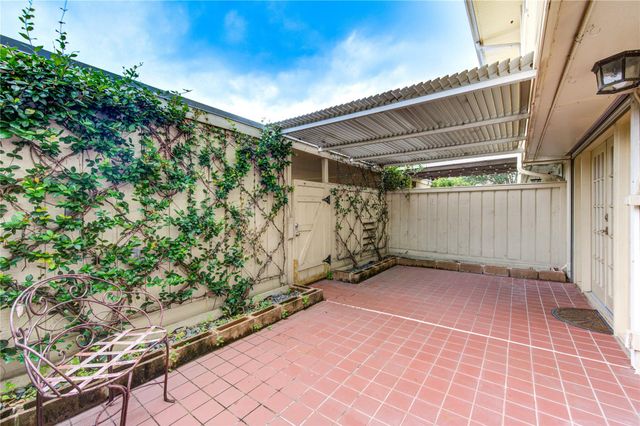 6324 Briar Rose Drive 198, Houston, TX 77057