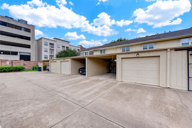 6324 Briar Rose Drive 198, Houston, TX 77057