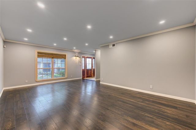 6324 Briar Rose Drive 198, Houston, TX 77057