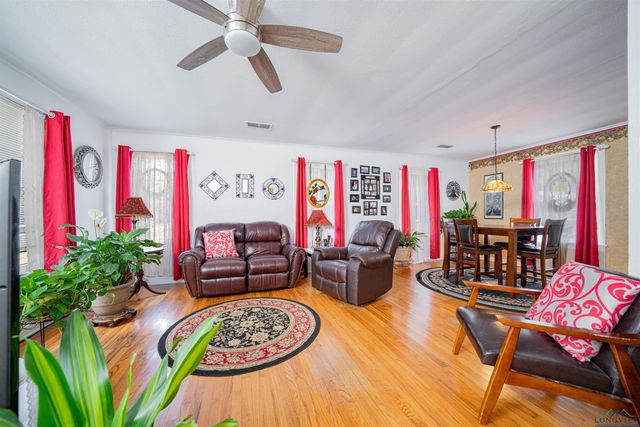 1306 Mobile St, Marshall, TX 75670