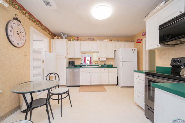 1306 Mobile St, Marshall, TX 75670