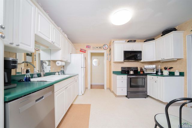 1306 Mobile St, Marshall, TX 75670