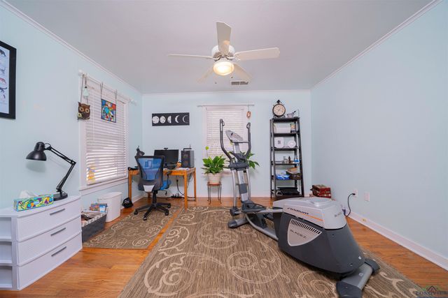 1306 Mobile St, Marshall, TX 75670