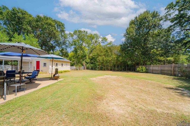 1306 Mobile St, Marshall, TX 75670