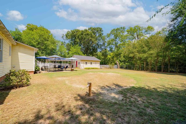 1306 Mobile St, Marshall, TX 75670